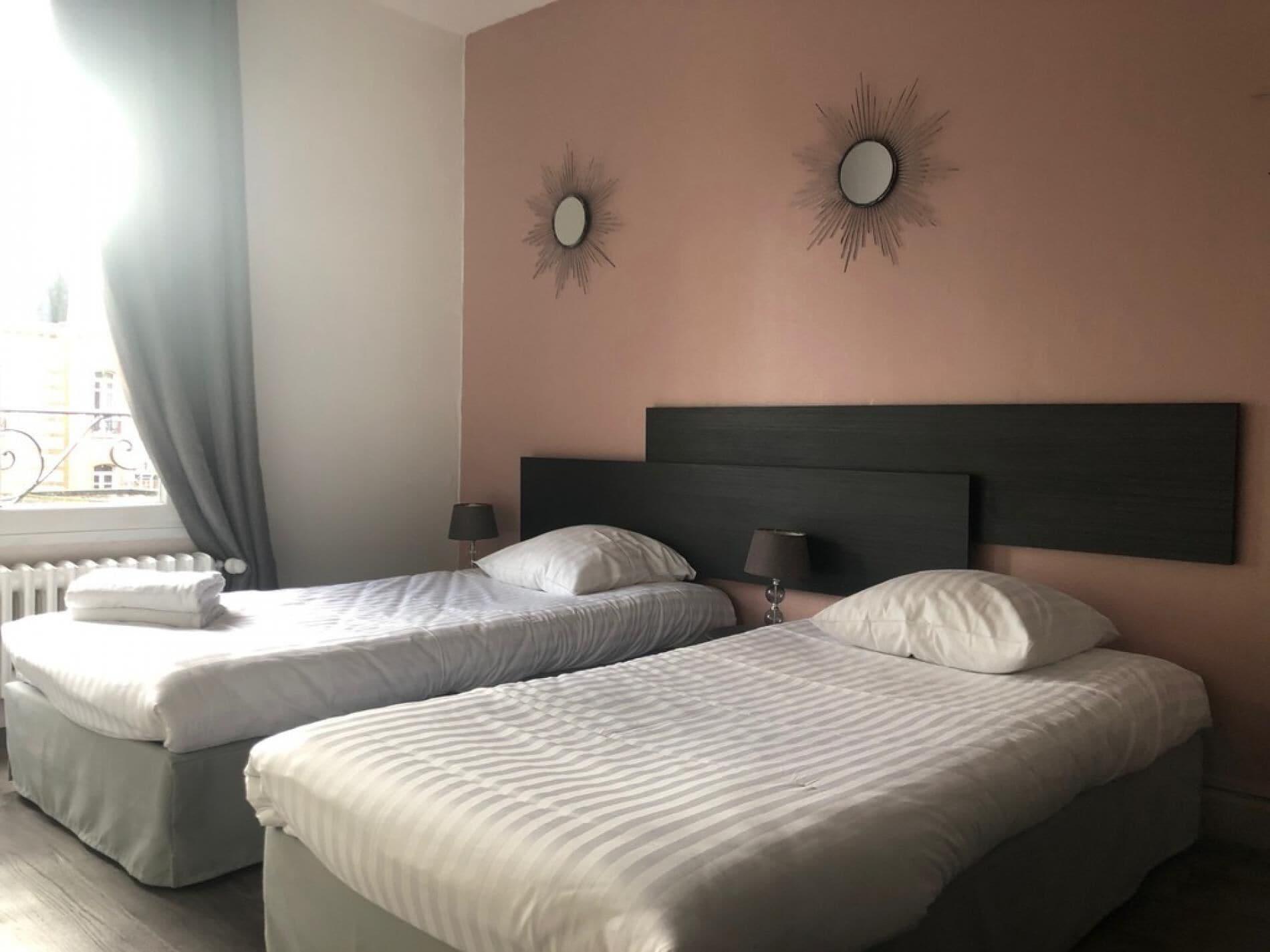 Logis Hotel Du Cirque Troyes Centre Historique Ngoại thất bức ảnh