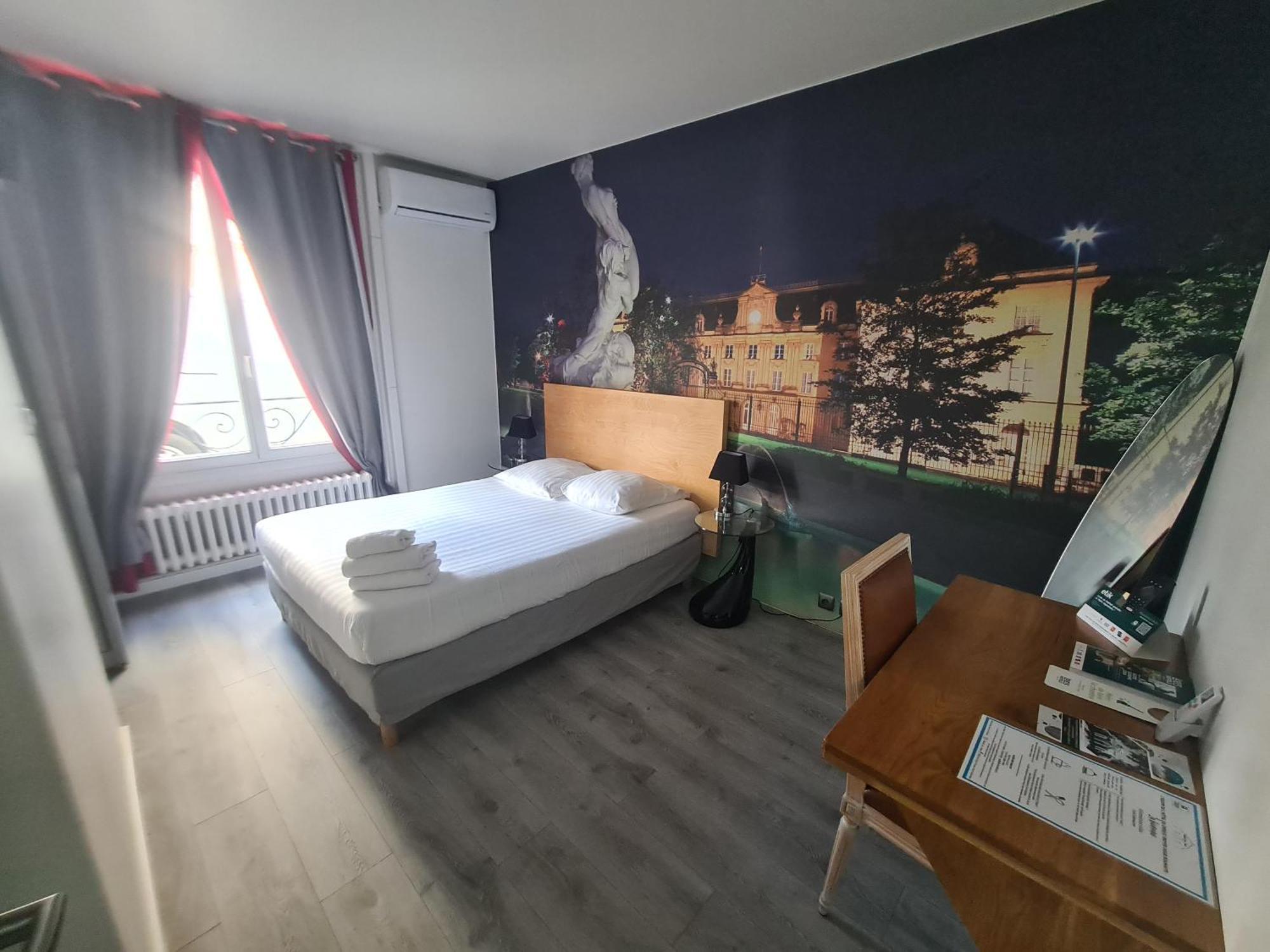 Logis Hotel Du Cirque Troyes Centre Historique Ngoại thất bức ảnh