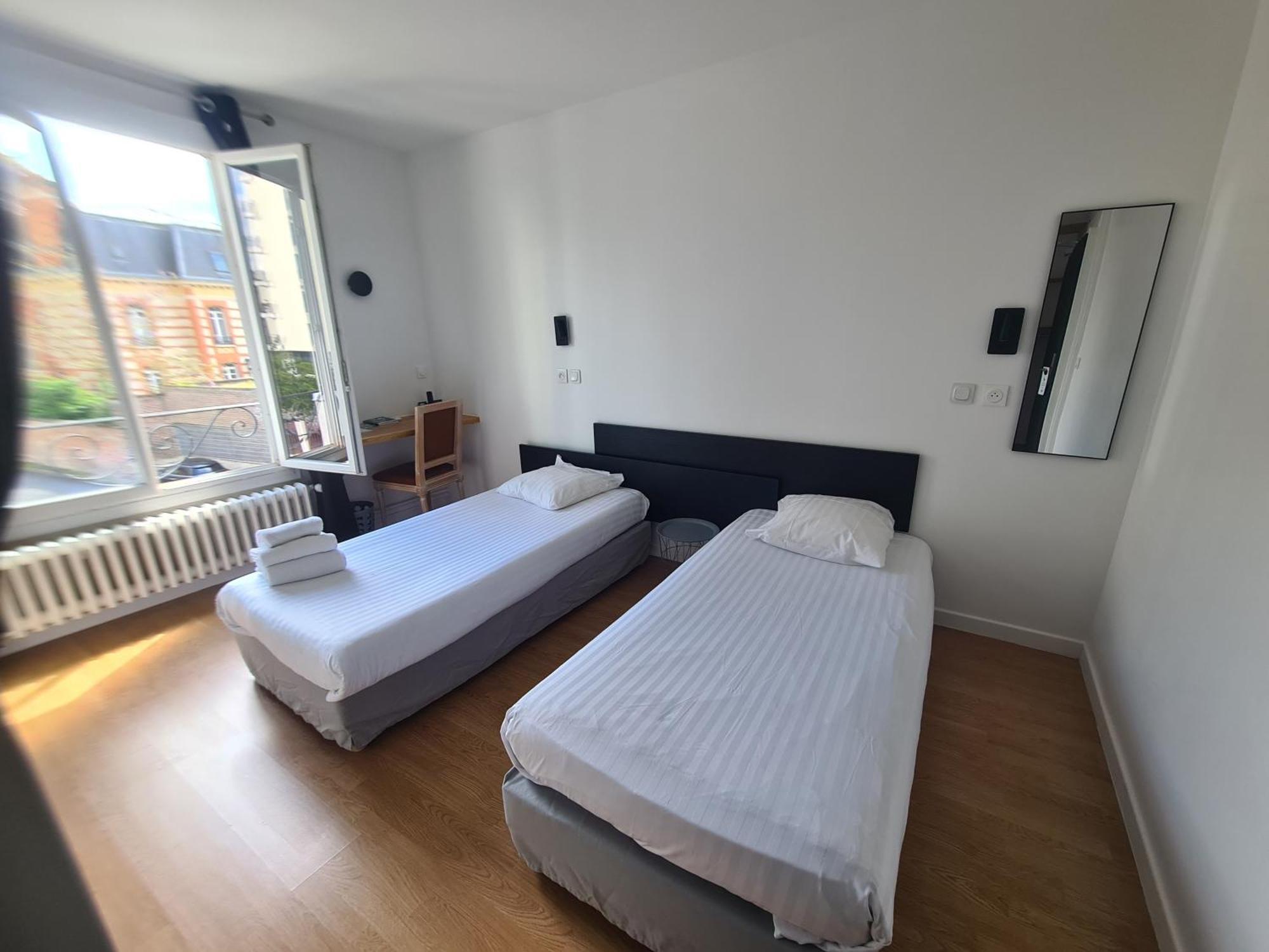 Logis Hotel Du Cirque Troyes Centre Historique Ngoại thất bức ảnh