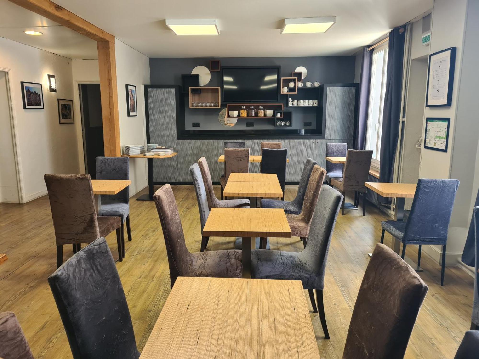 Logis Hotel Du Cirque Troyes Centre Historique Ngoại thất bức ảnh