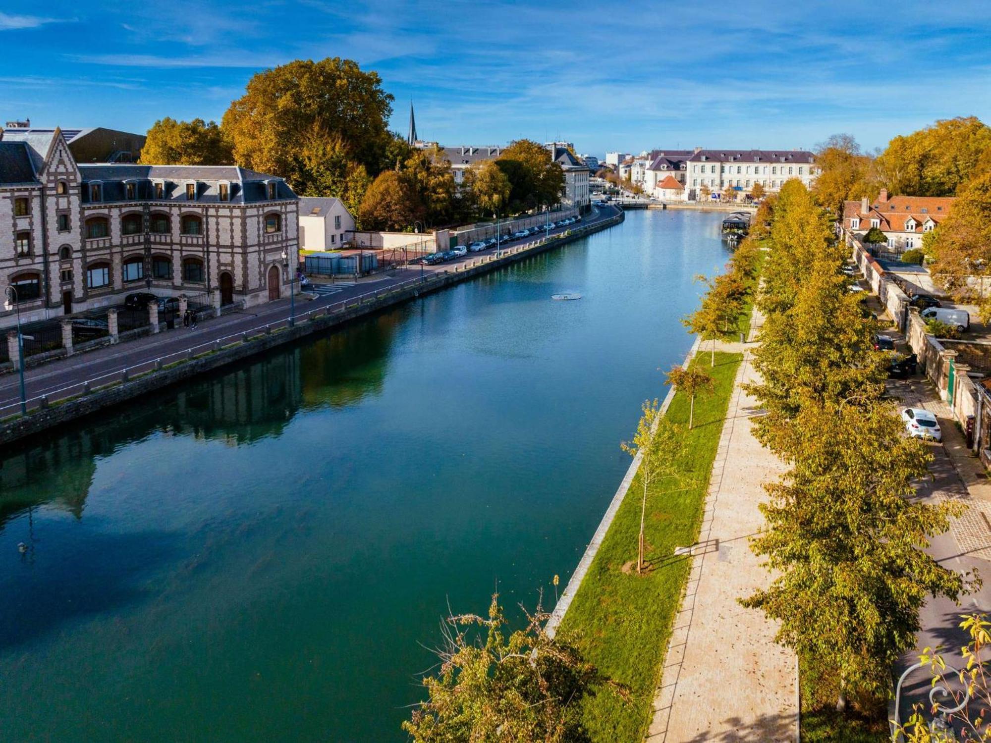 Logis Hotel Du Cirque Troyes Centre Historique Ngoại thất bức ảnh