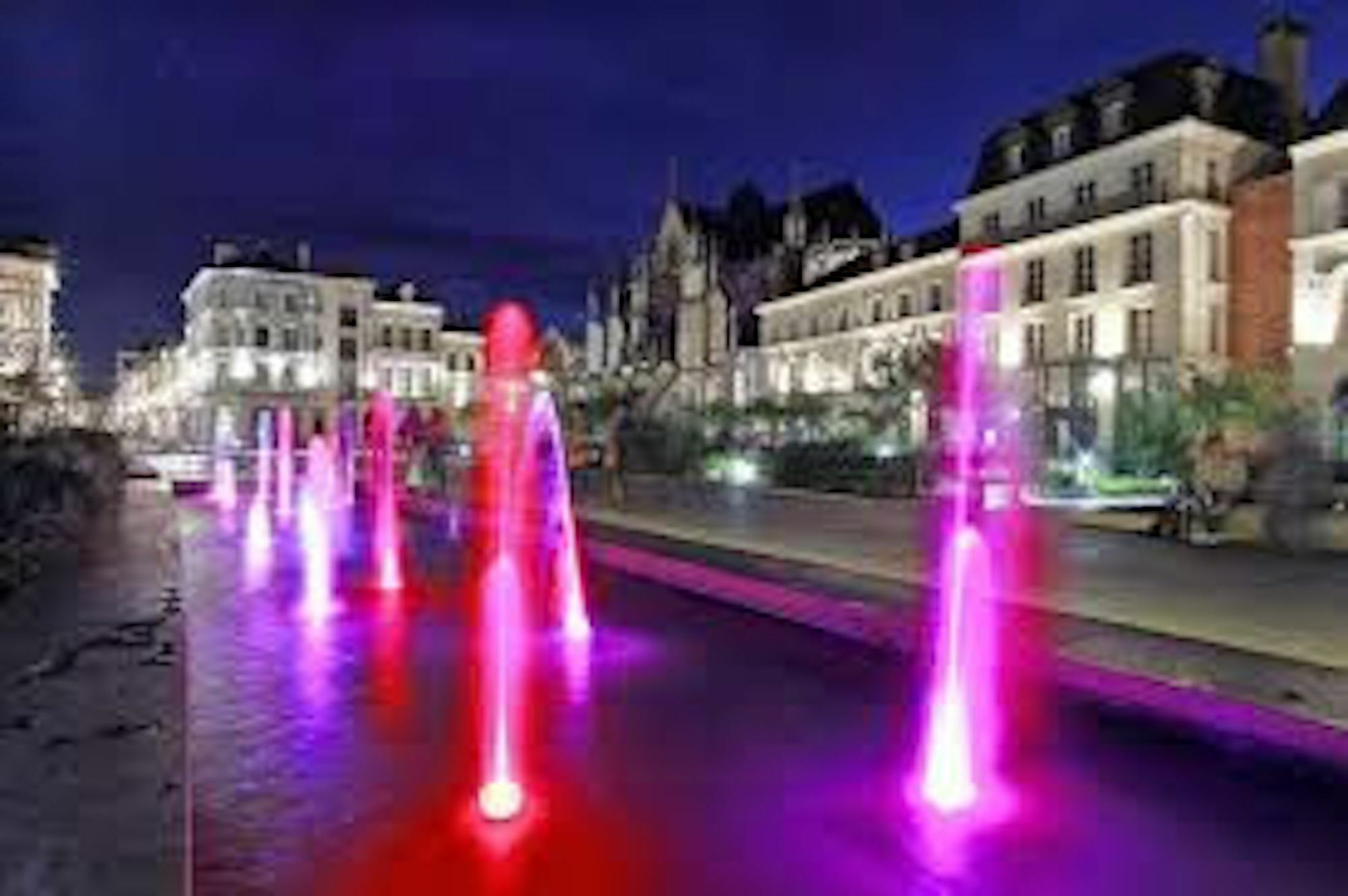 Logis Hotel Du Cirque Troyes Centre Historique Ngoại thất bức ảnh