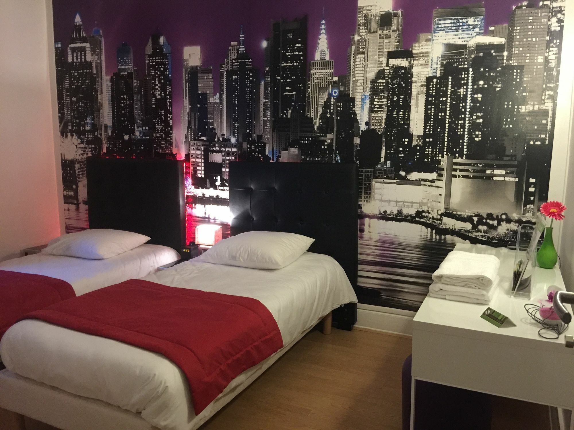 Logis Hotel Du Cirque Troyes Centre Historique Ngoại thất bức ảnh